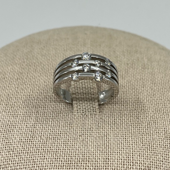 Vintage Sparkling Multi-Band Sterling Silver Ring with CZ Accents – Size 7 - Picture 6 of 14